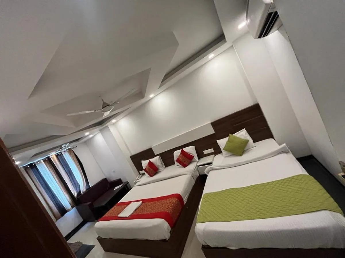 Hotel Emerald Suites At Airport ニューデリー 0*,  インド