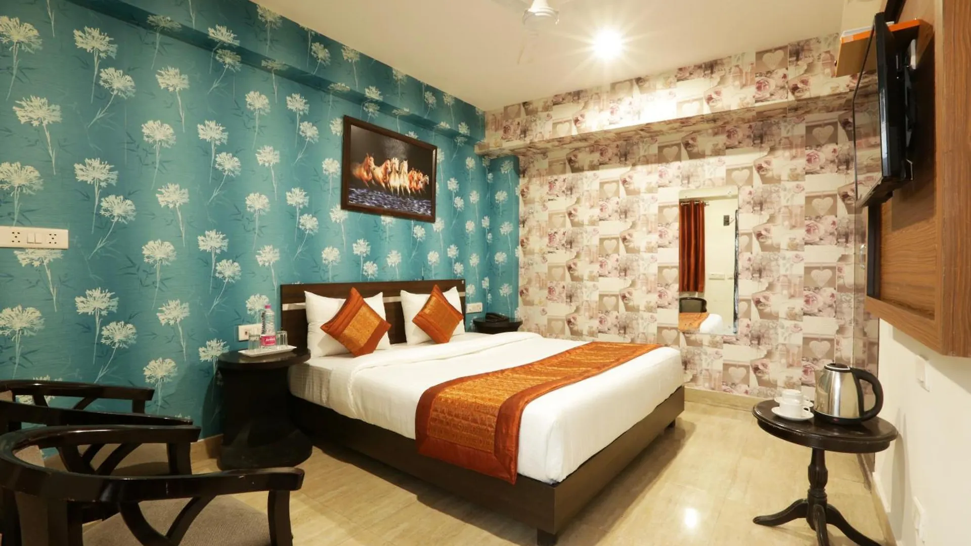 Hotel Emerald Suites At Airport ニューデリー ベッド・アンド・ブレックファスト