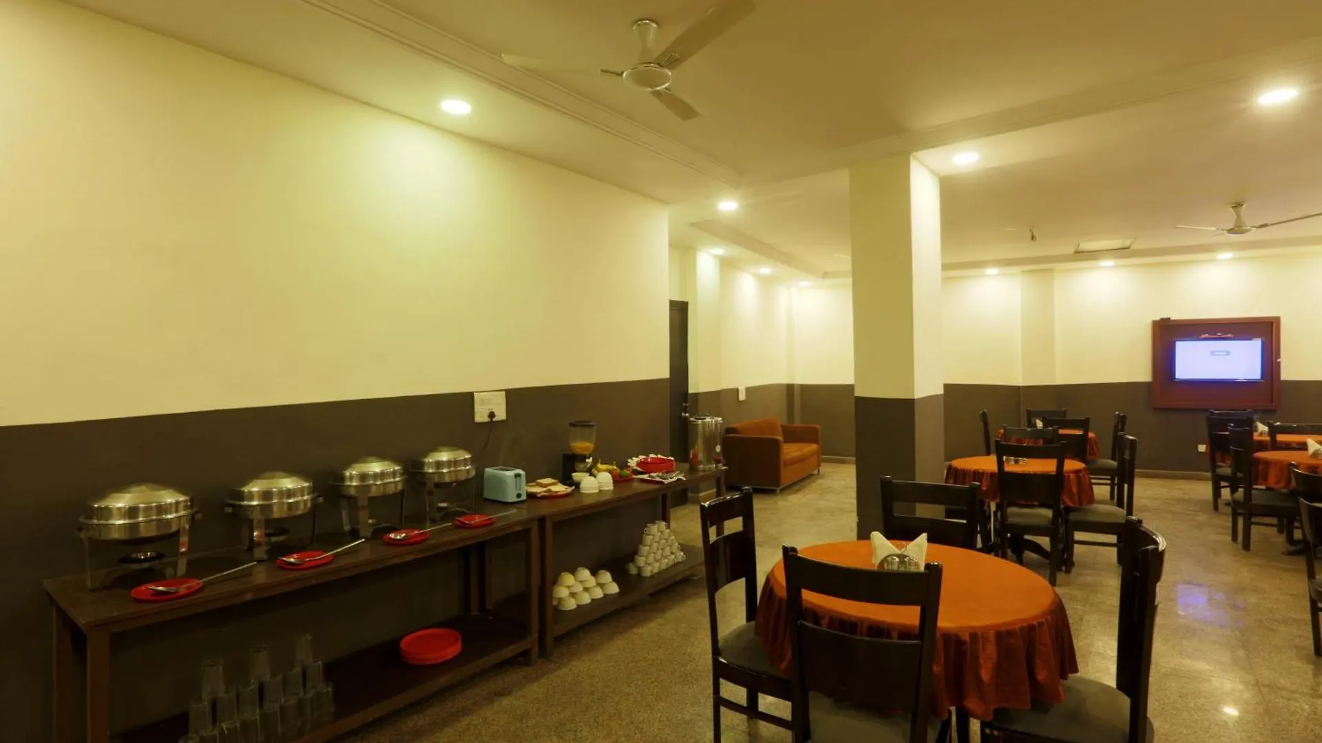 ベッド・アンド・ブレックファスト Hotel Emerald Suites At Airport ニューデリー