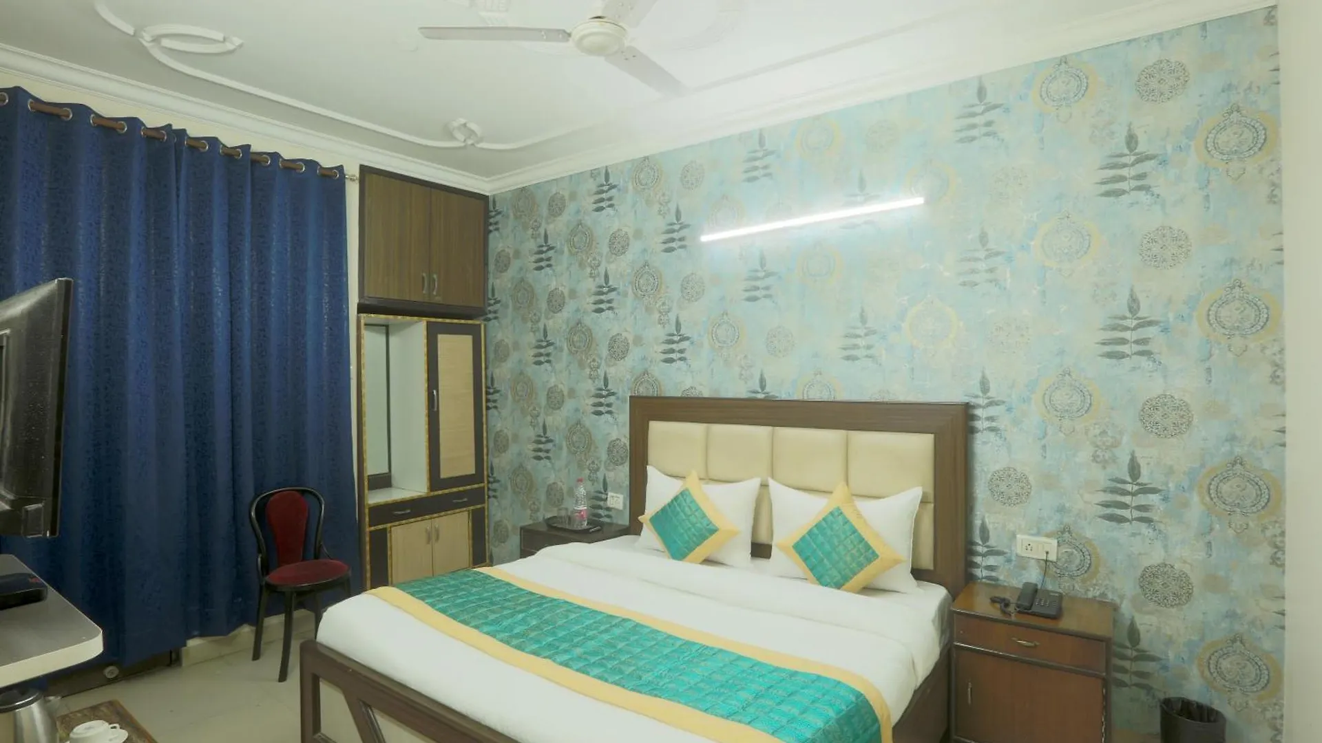 ベッド・アンド・ブレックファスト Hotel Emerald Suites At Airport ニューデリー